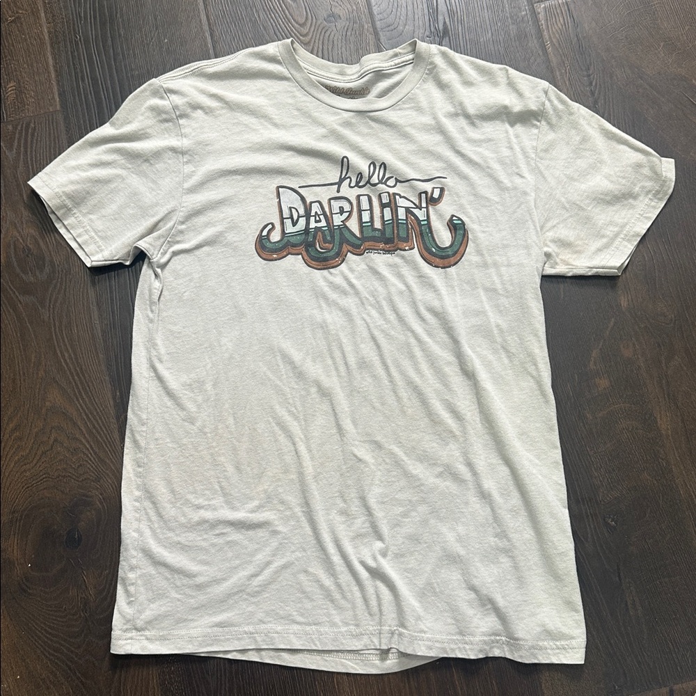 Hello Darlin' Graphic T-Shirt